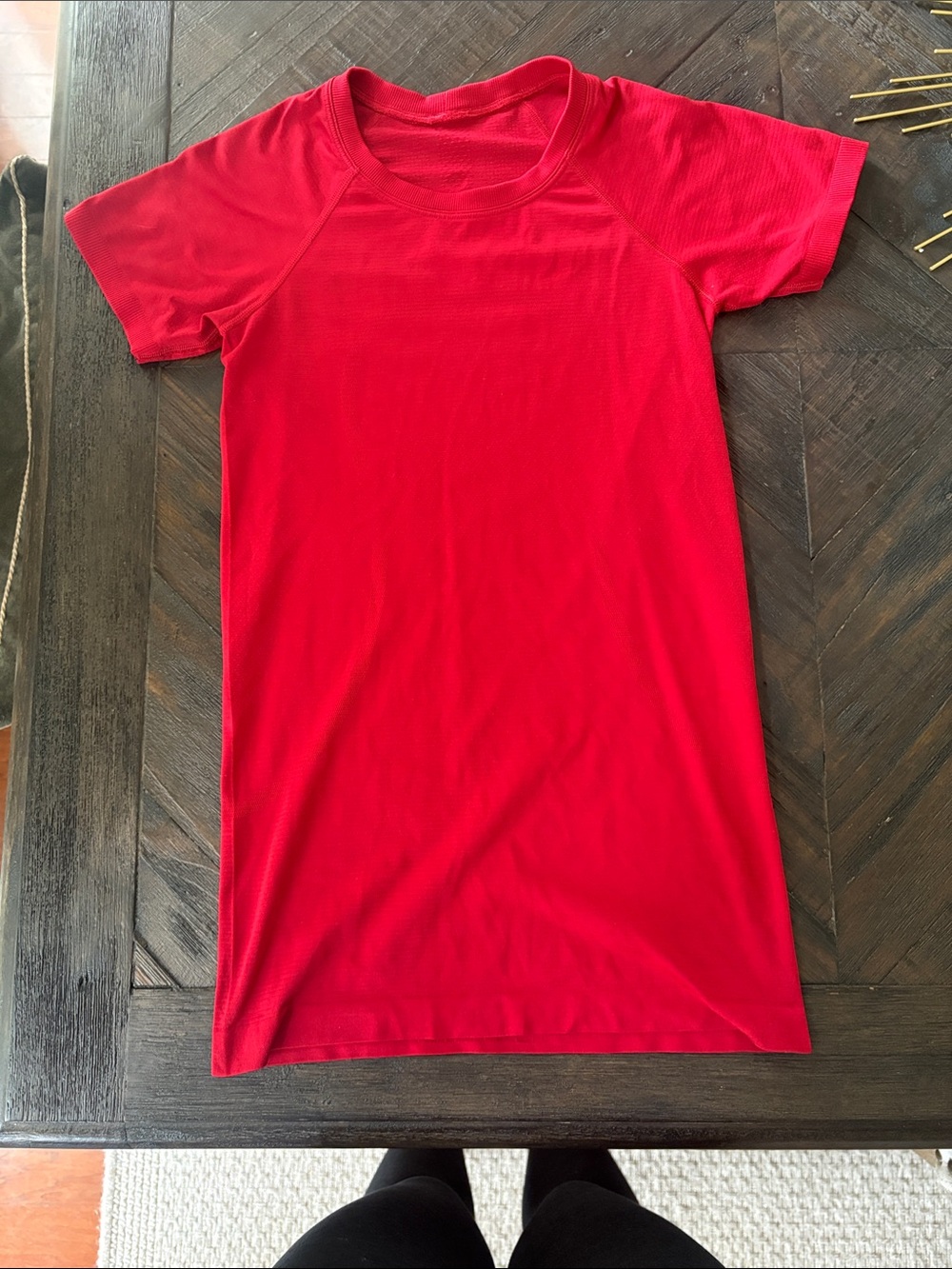 Lululemon Red Swiftly Tech sz 4